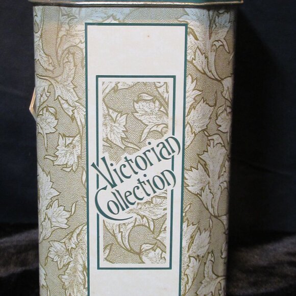 Victorian Collection Collectible Santa Card Tin (empty) - Picture 3 of 10